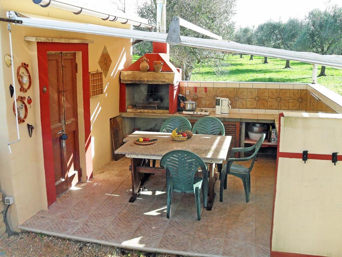 Camping Terreno-Ro-Bi-Li Hotel Cutrofiano Exterior photo