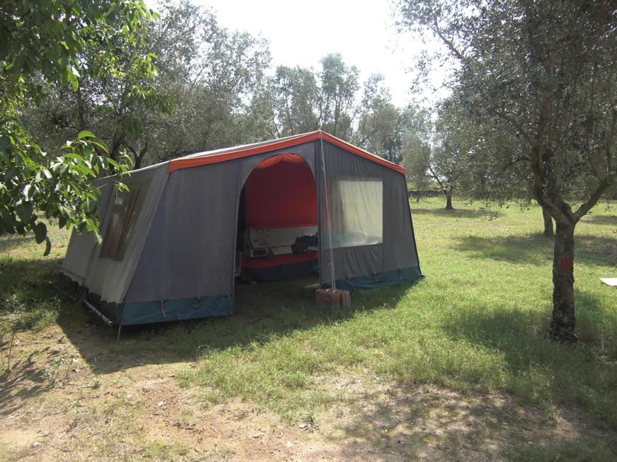 Camping Terreno-Ro-Bi-Li Hotel Cutrofiano Exterior photo