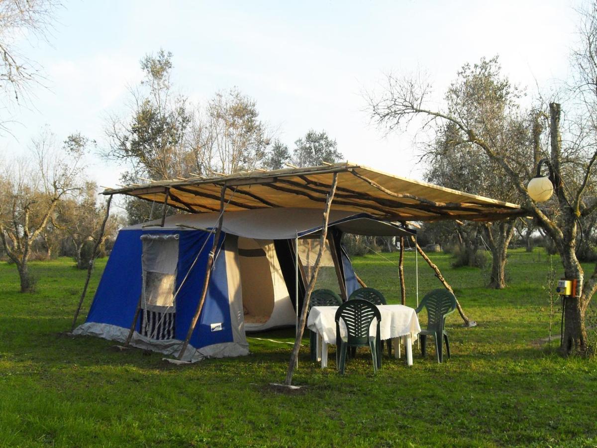 Camping Terreno-Ro-Bi-Li Hotel Cutrofiano Exterior photo
